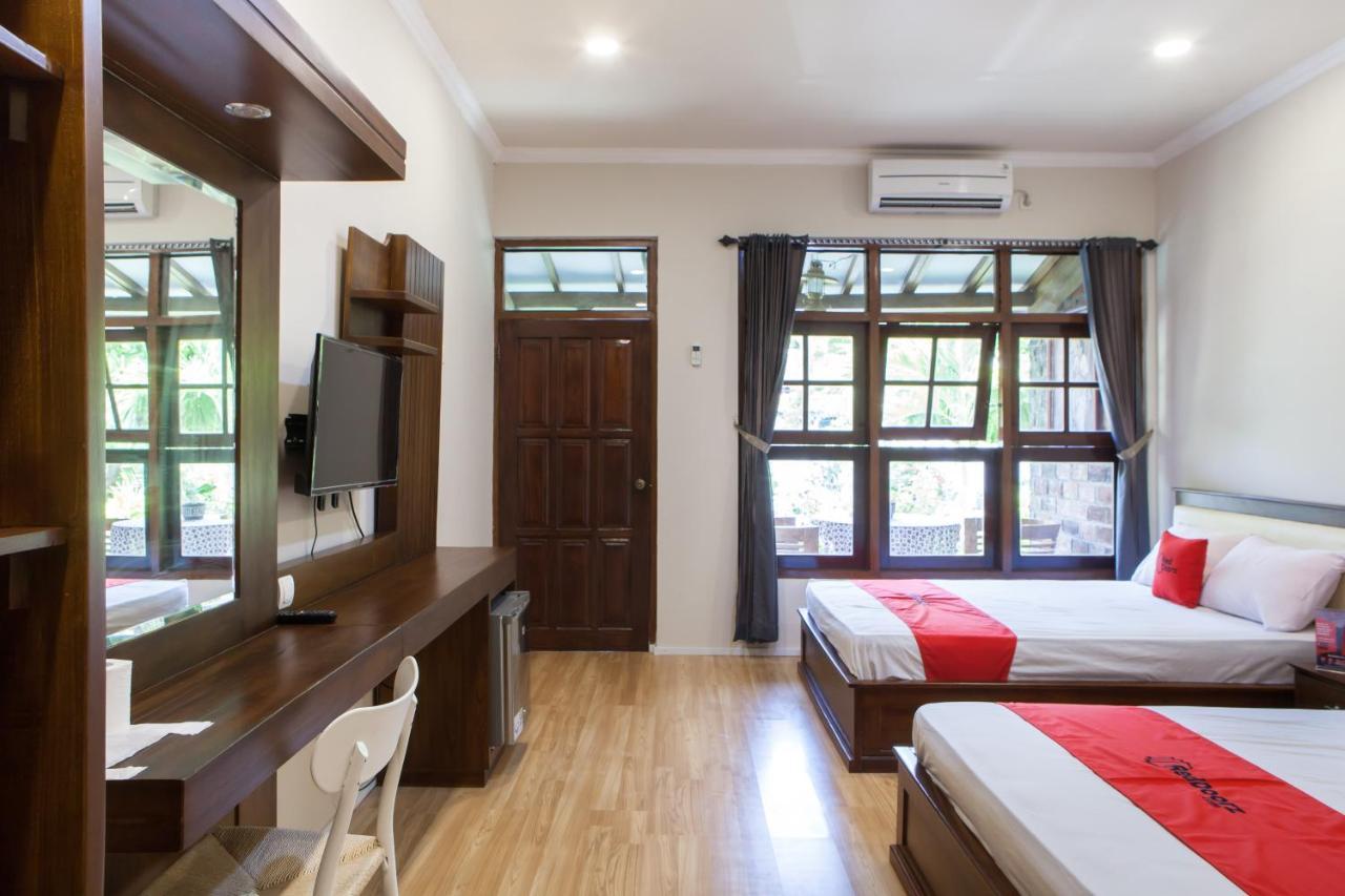Reddoorz Plus Near Mall Roxy Banyuwangi 外南梦 外观 照片