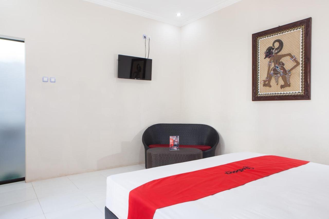 Reddoorz Plus Near Mall Roxy Banyuwangi 外南梦 外观 照片