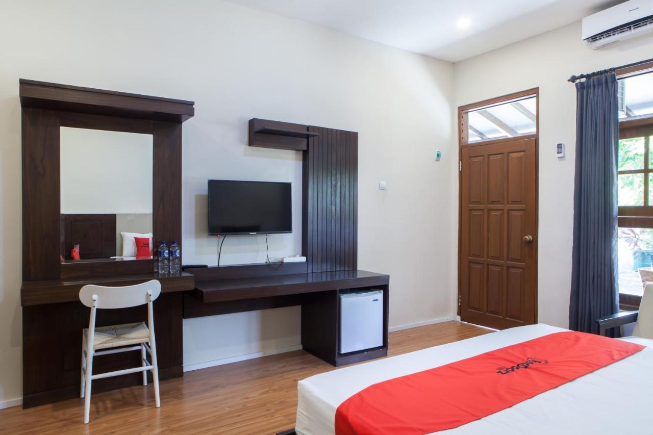 Reddoorz Plus Near Mall Roxy Banyuwangi 外南梦 外观 照片