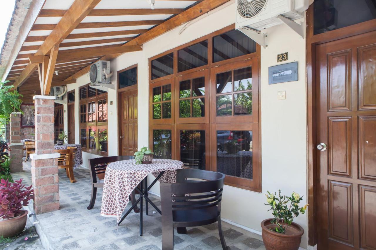 Reddoorz Plus Near Mall Roxy Banyuwangi 外南梦 外观 照片