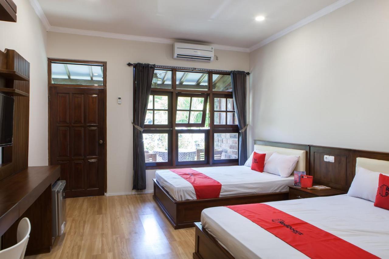Reddoorz Plus Near Mall Roxy Banyuwangi 外南梦 外观 照片
