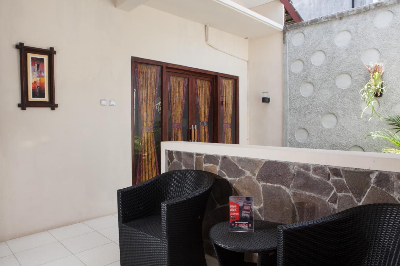 Reddoorz Plus Near Mall Roxy Banyuwangi 外南梦 外观 照片